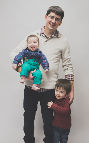 Trevor-Tennant-with-Kids Chiropractor Clinton IA Trevor Tennant and family